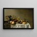 Pesche su un vassoio in argento, una torta di frutta, un panino, un roemer inciso e una caffettiera in argento su un tavolo parzialmente coperto - Cerchio di Pieter Claesz — quadro incorniciato alla parete