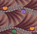 Design tessile con bande ondulate orizzontali di perle con fasci di perle e cuori alternati su uno sfondo di squame sovrapposte alternate - Anonymous