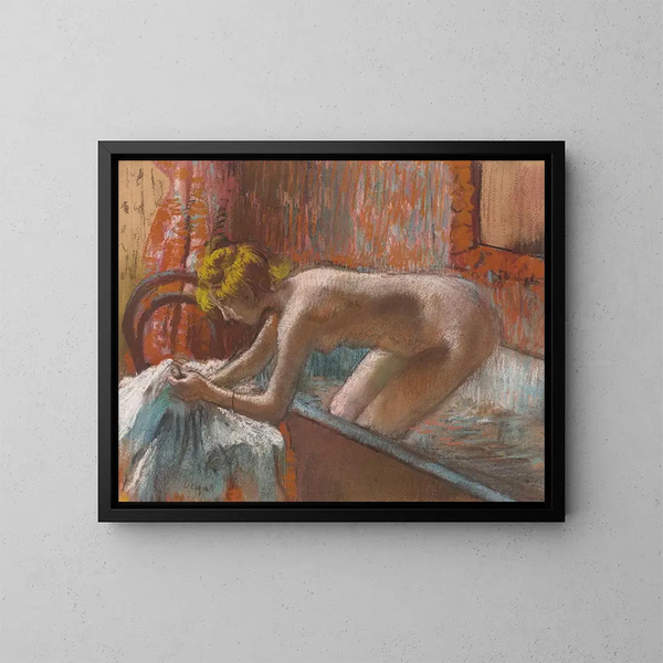 Donna che esce dalla vasca - Edgar Degas — quadro incorniciato alla parete