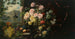 Un ricco mazzo di fiori in un vaso di ottone e uva davanti a una tenda rossa - Franz Xaver Birkinger — vista dell’opera