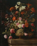Lys, garofani, rose e altri fiori in un'urna dorata con bassorilievo su un bordo in pietra - Mario Nuzzi — vista dell’opera