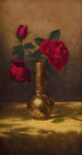 Roses rouges dans un vase japonais sur un tissu de velours doré - Martin Johnson Heade — vista dell’opera