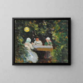 Insieme nel giardino una sera d'estate sotto la lampada - Michael Ancher — quadro incorniciato alla parete