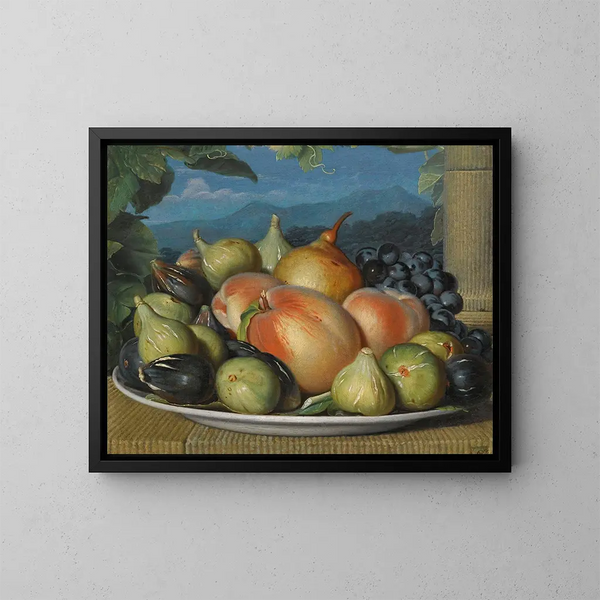 Natura morta con fichi, pesche, una pera e uva nera su un piatto bianco, un ampio paesaggio oltre - Scuola spagnola — quadro incorniciato alla parete