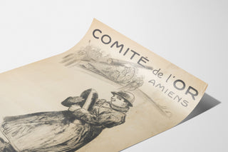 Manifesto storico – Amiens, Comité de l’Or – Abel-Truchet, mostrato su un foglio curvo, vista prospettica.