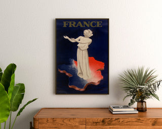 Manifesto vintage Francia, esposizione di Parigi 1937, incorniciato sopra una cassettiera in legno, tra piante.