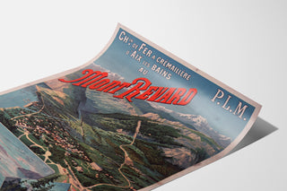 Manifesto vintage Mont-Revard, ferrovia a cremagliera, presentato su una stampa curvata, vista in prospettiva.