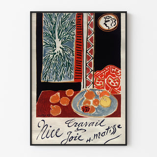 Poster vintage Nice, lavoro e gioia, presentato in una cornice sottile su una parete chiara.