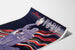 Poster vintage Paris 1937, Arts et techniques, esposto su una pagina curva, vista prospettica.