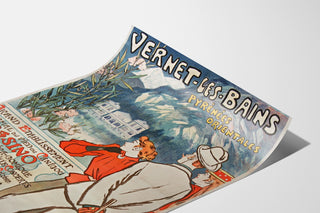 Manifesto vintage Vernet-les-Bains, Canigou, mostrato su una pagina leggermente curva, visto in prospettiva.