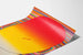 Poster con design astratto antimilitarista dai colori sfumati vivaci