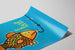 Poster decorativo pesce colorato con gancio e messaggio — vista dell’opera
