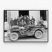 Jeep militare con soldati e civili - Sbarco in Normandia — quadro incorniciato alla parete