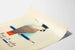 Poster vintage con pappagallo e berretto blu navy Keep It Under Your Hat