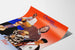 Poster arancione poi blu in sfumatura arancione e blu con ritratti