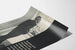 Poster vintage uomo pensieroso con citazione ispiratrice